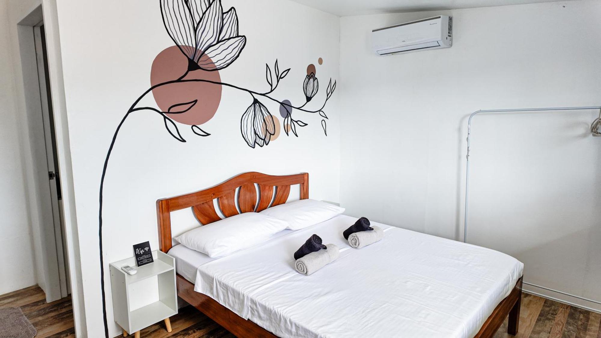 Kasamigos Guesthouse With Fast Internet Puerto Princesa Exteriör bild