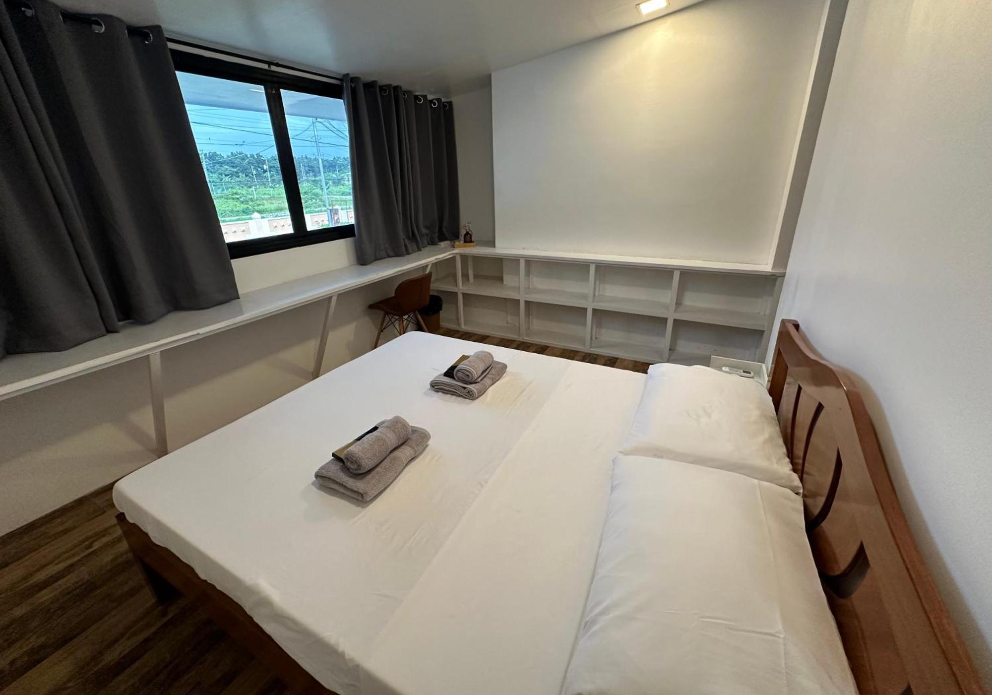 Kasamigos Guesthouse With Fast Internet Puerto Princesa Rum bild