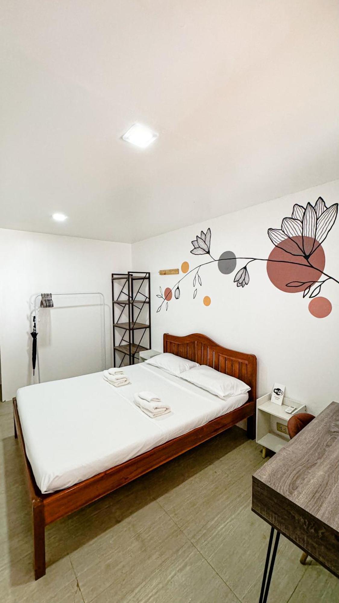 Kasamigos Guesthouse With Fast Internet Puerto Princesa Exteriör bild